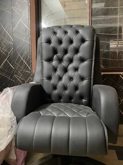 Premium Executive Office Set - Table & 3 High-Quality Chairs