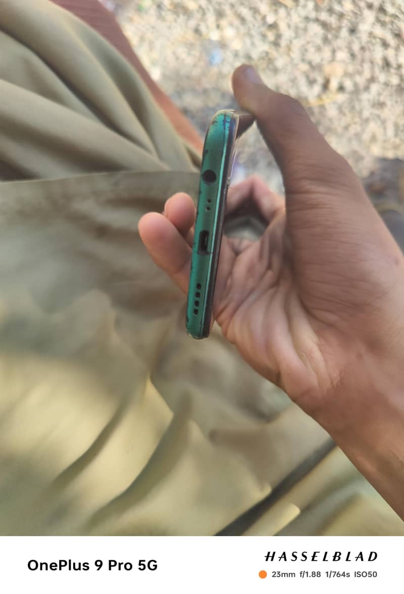 realme 0