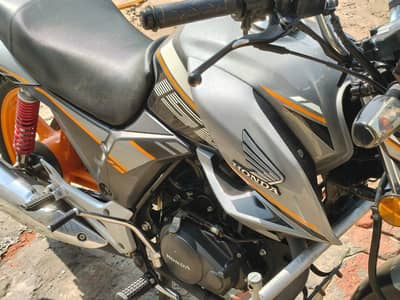 Honda CB 150F for sale O3306541983 what's app