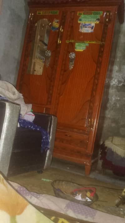 almari for sale good cond