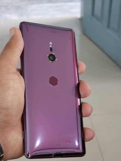 Sony Experia XZ3 (back side 10/10)