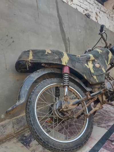 10k for Sell bike Okay hai Chalny Mein
