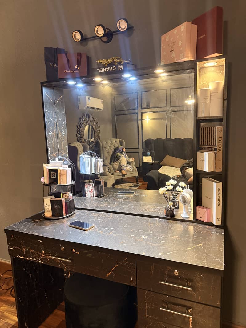 Dressing table vanity 1