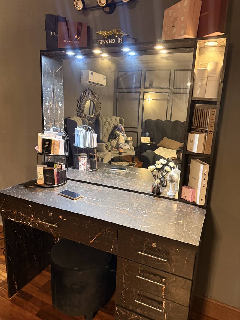 Dressing table vanity 4