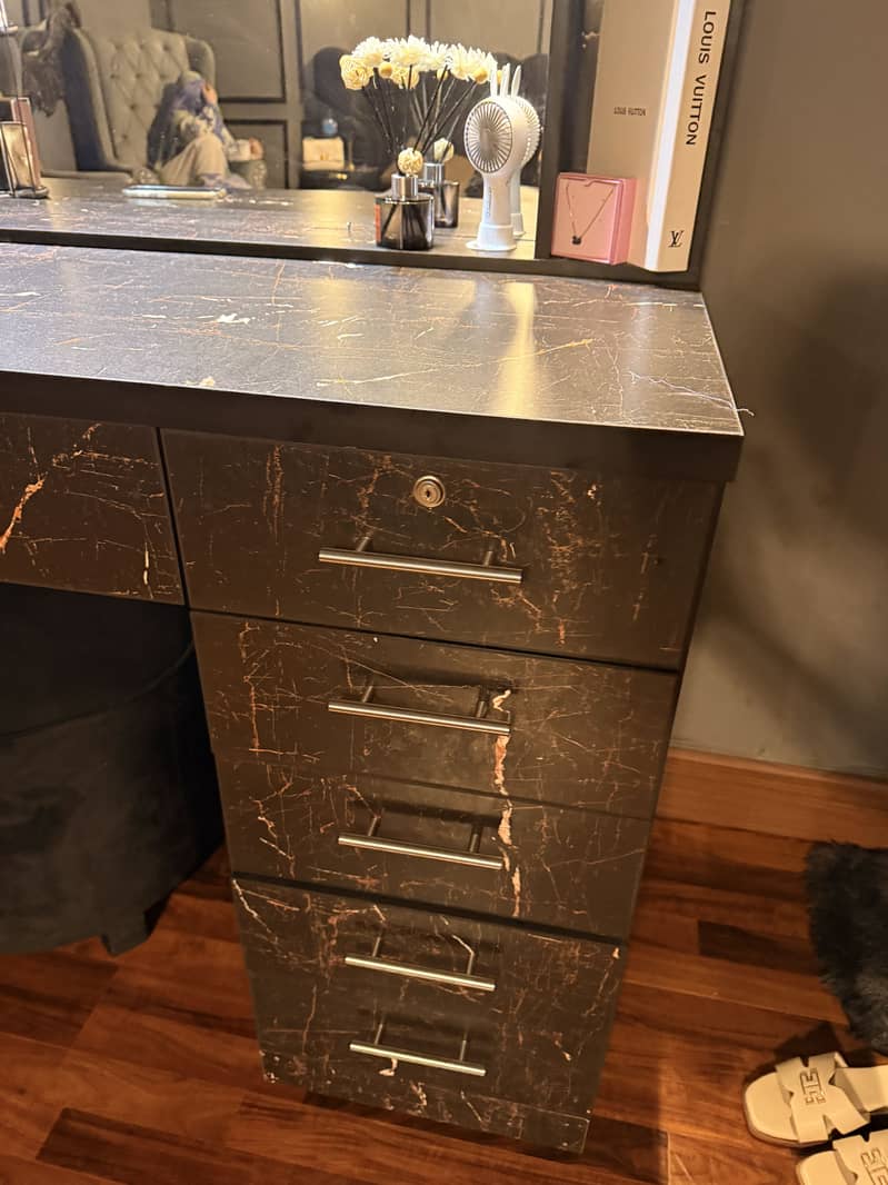 Dressing table vanity 6