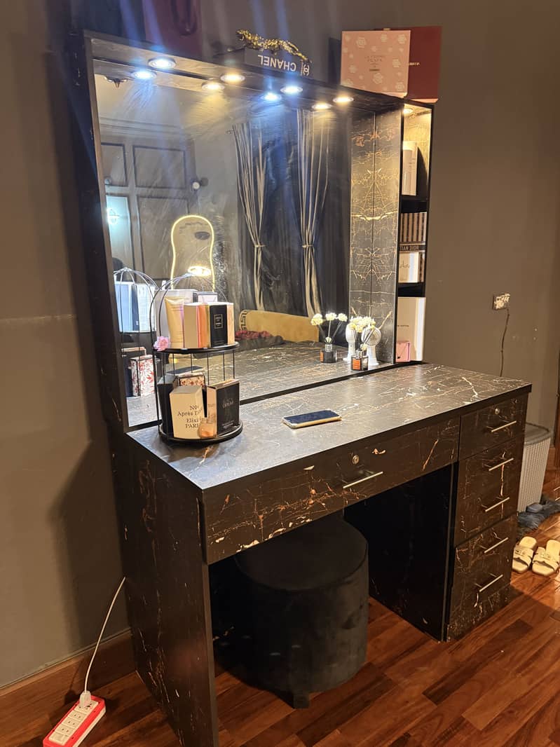 Dressing table vanity 8