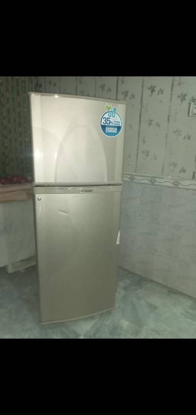 dawlance medium size fridge