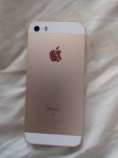 iPhone se  good condition  pta  0/3/4/6/8/6/7/5/8/1/3