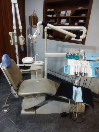 Dental chair unit