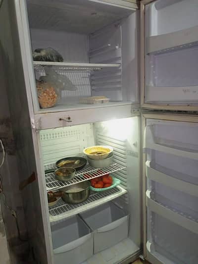 pel ka larg size fridge hy perfect cooling condition normal hy