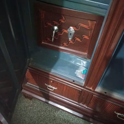 Safe almari for sale.