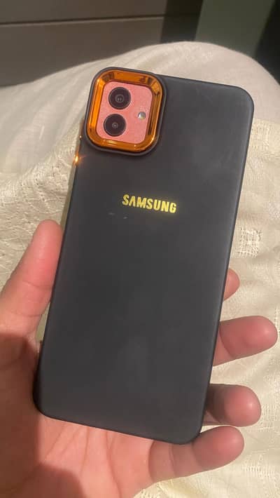 Samsung Mobile A04s 4/32 one hand used