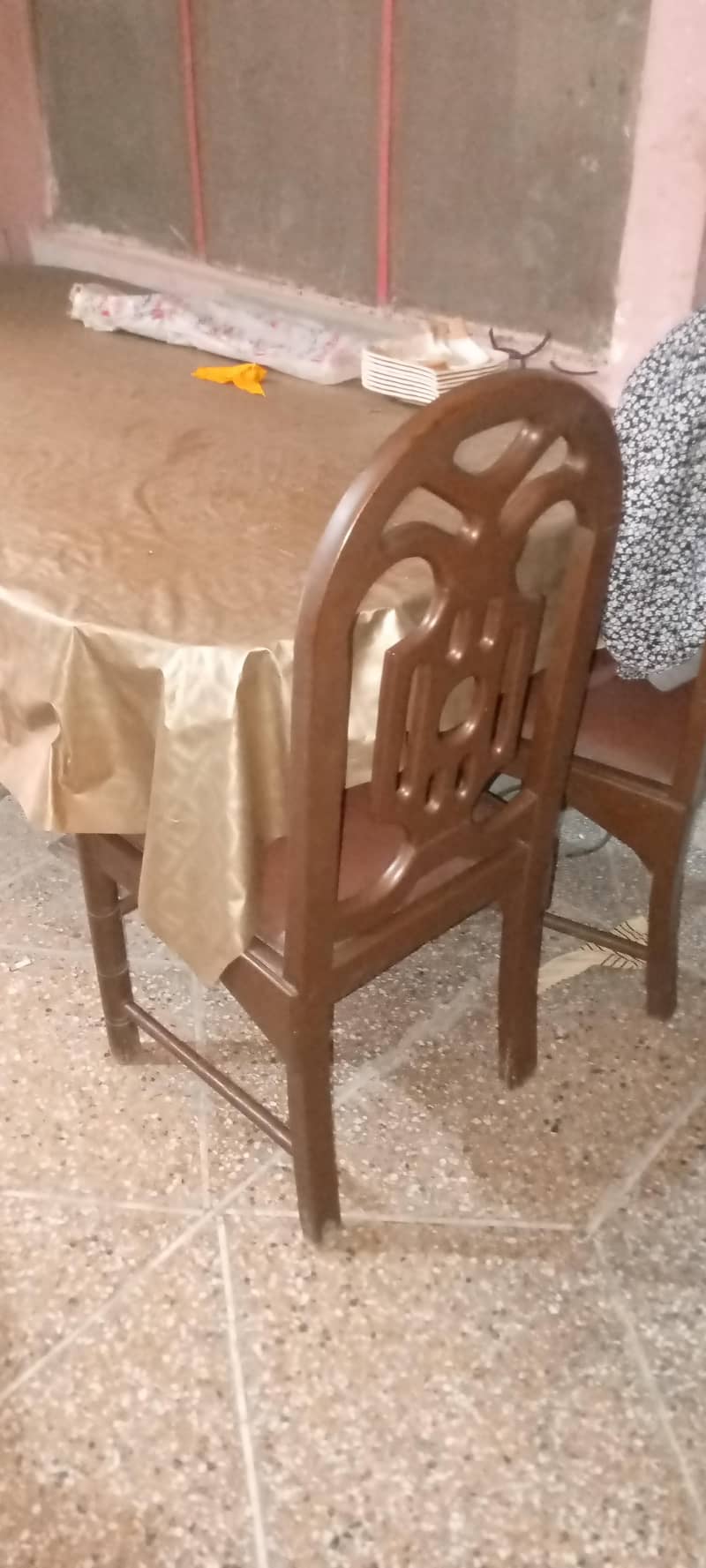 dining table good condition 1