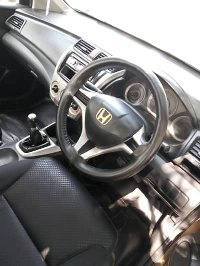 OUT CLASS RUST FREE HONDA CITY 2011 FOR SALE