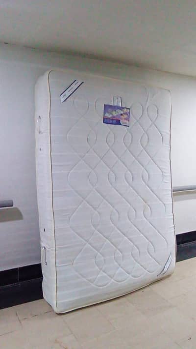 mattress bed Queen size