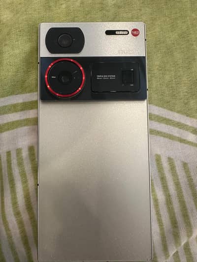 Z60 Ultra 10/10 Condition