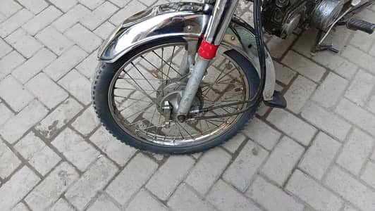 very good condition bike new tayrs new week samoth drive 1st hand