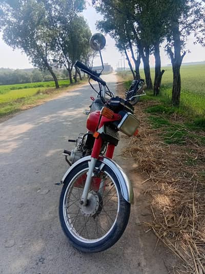 yamaha royal 100. cc first hand use home bike