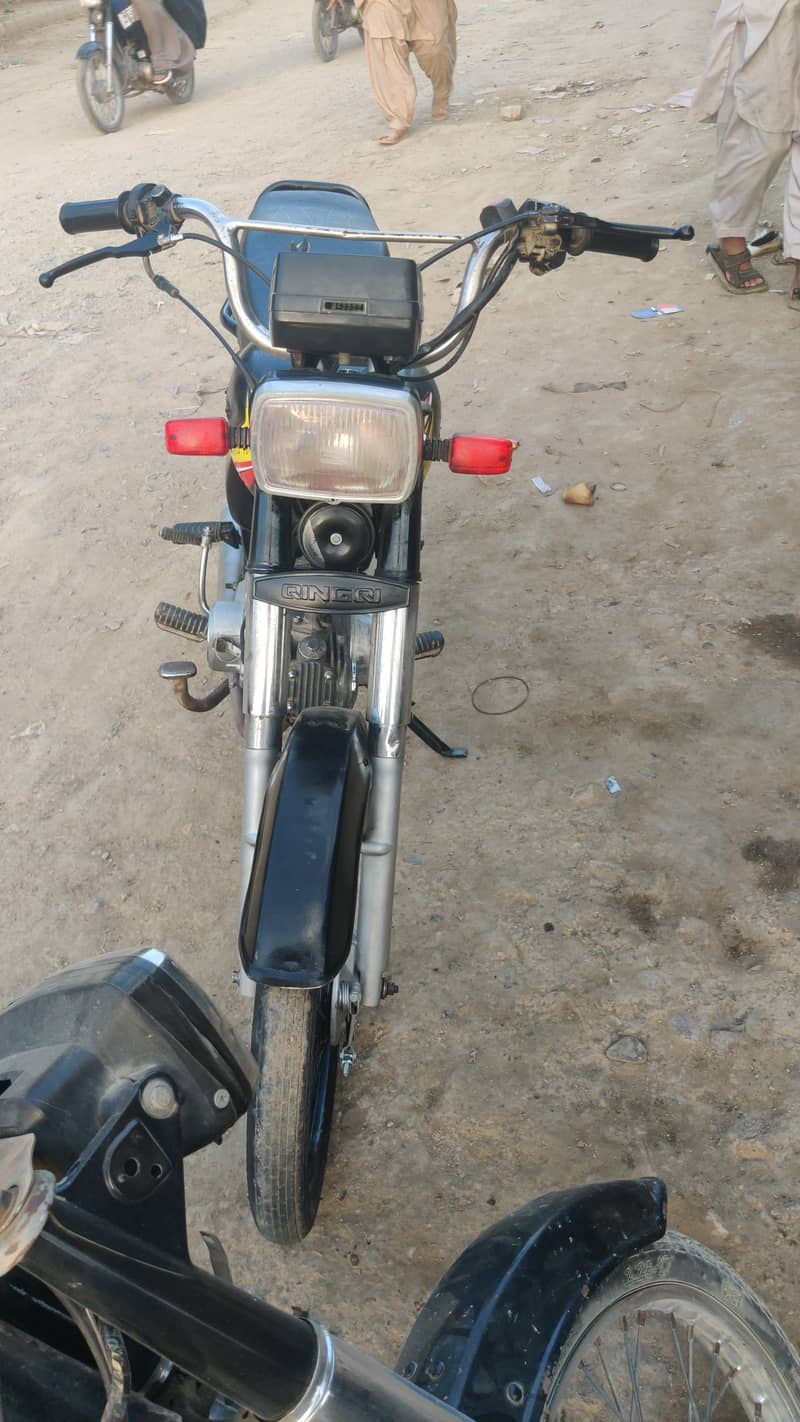 انجن میں کوئی کام نہیں ہے کنڈیشن کلیئر ہیں کاغذات بالکل اوکے ہیں 0