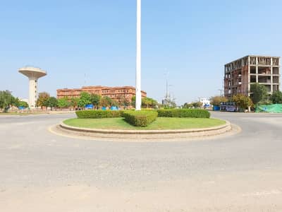 9 Marla On Ground Facing Canal And Canal Road Lahore With 50" Road On Its Front Side And 50" Road On Its Back Side Along With 30" And 20" Dedicated Parking , Ready For Construction. Super Hot Thing In It Is That The Plot Is Open Form. .