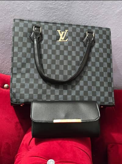 Women's premium PU leather handbag with pouch