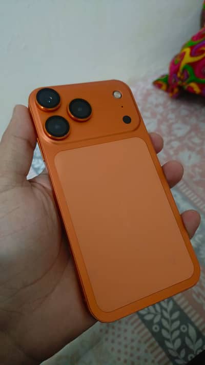 Apple iPhone XR 128gb converted to 17 Pro (Origional Dubai Fitted)