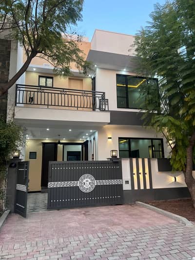 Bahria Enclave Islamabad Sector B 1 5 Marla Brand New House Available For Sale