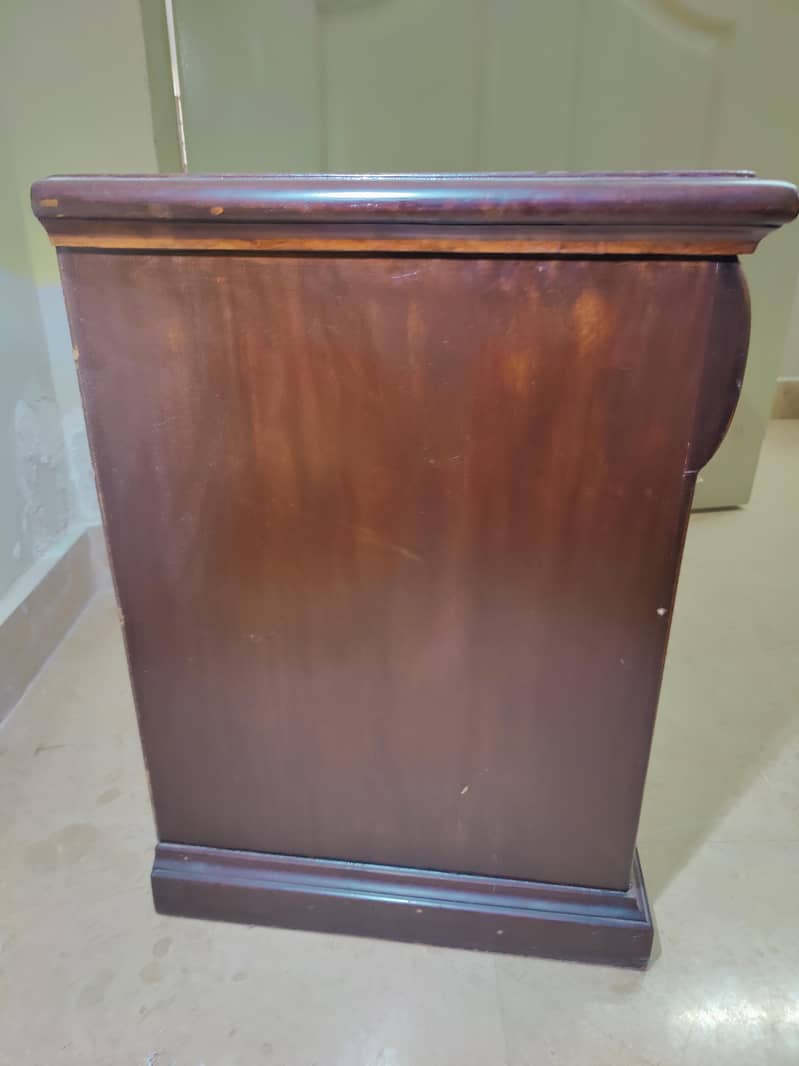 Bedside cabinet 2