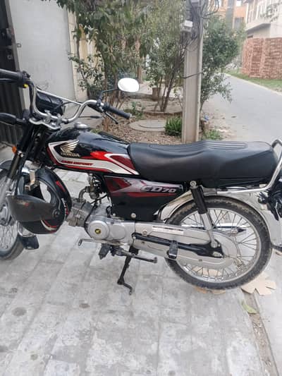 CD 70 2025 Model Black