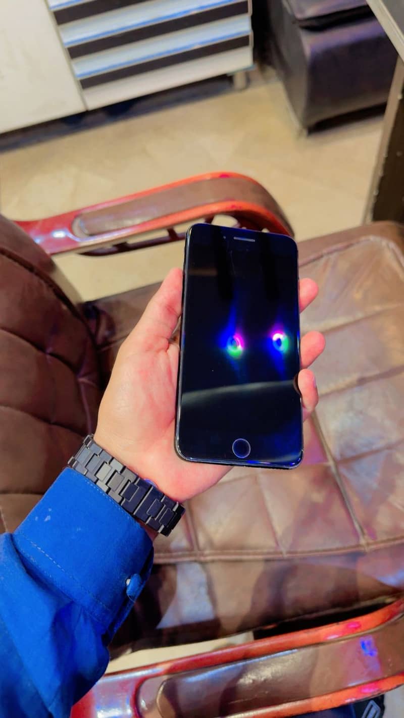 Apple iPhone 7 Plus 0