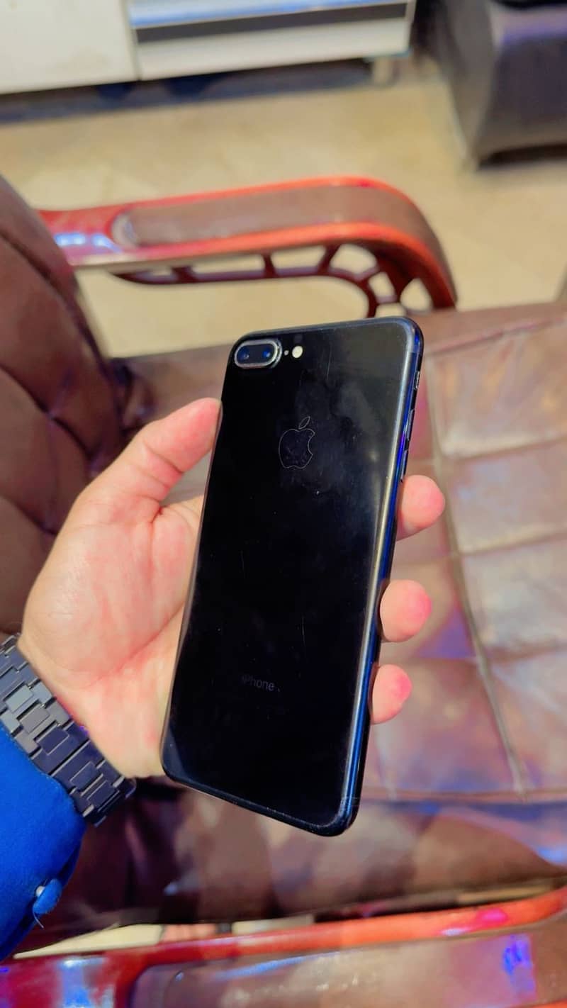 Apple iPhone 7 Plus 5