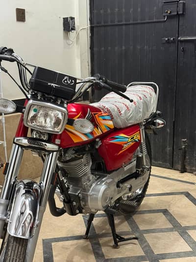 Honda CG 125 2025 Red First Owner 10/10 Condition Documents Clear