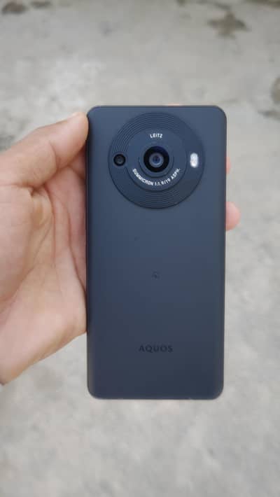 Sharp Aquos R8s pro Snapdragon 8 Gen 2