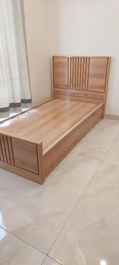 Single bed scratchless condition unique look