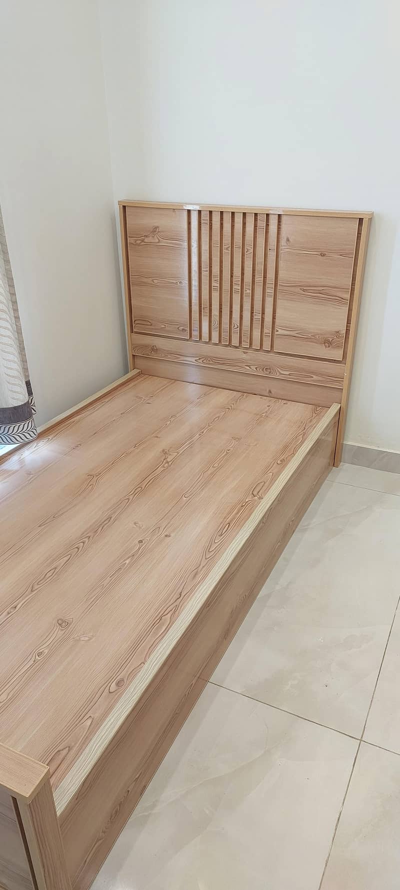 Single bed scratchless condition unique look 5