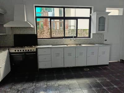 F11 EXCELLENT LOWER PORTION 3BEDS 500 SQY TILED FLOOR PARKING 3 CARS BEAUTIFUL LOCATION.