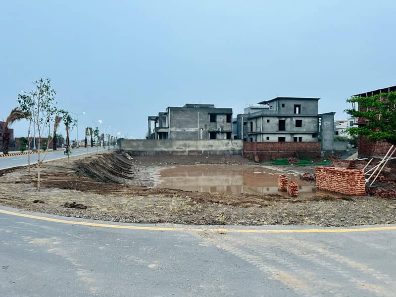 CRYSTAL HOT LOCATION PLOT AVAILABLE 4