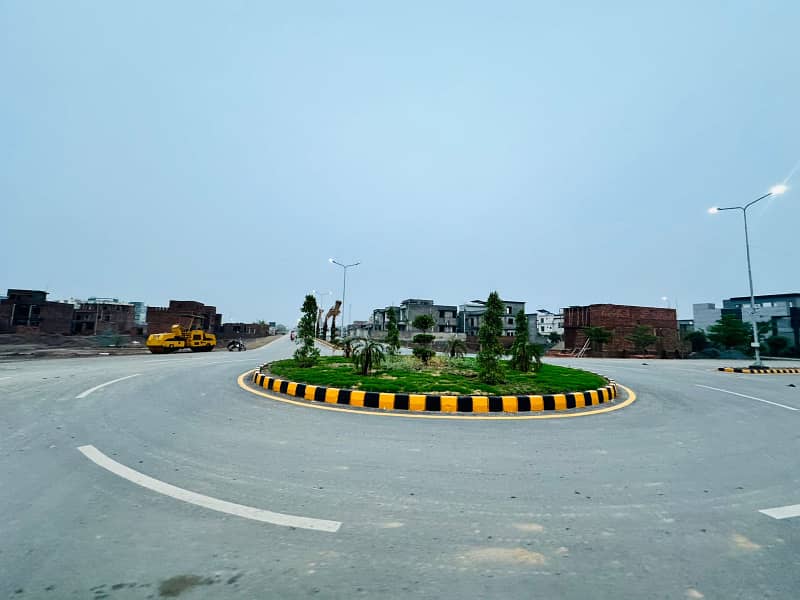 SILVER HOT LOCATION PLOT AVAILABLE 9