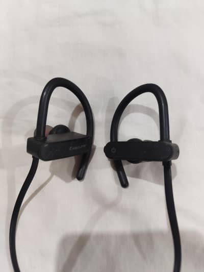 Branded neck band  spigen R53E