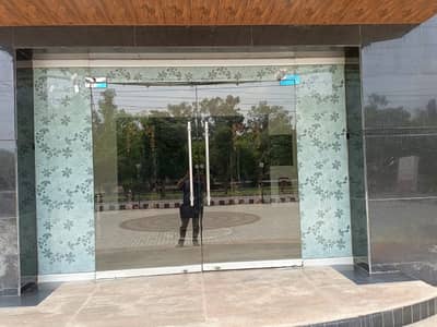 2 Kanal Commercial Building Available For Rent
