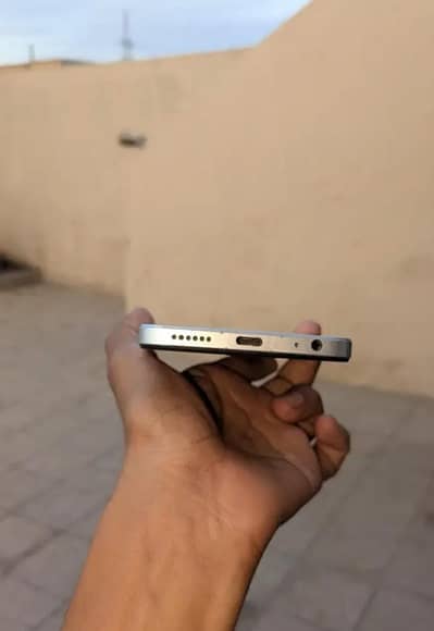 Tecno spark 20c.  4+4.128 GB