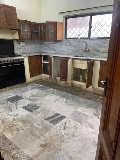 F10 500SQY DOUBLE STORY HOUSE 6 BEDS 2 KITCHENS SERVANT QUARTER PARKING 5 CARS