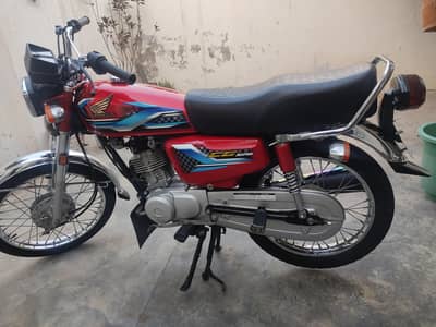 asslam o alekum bhai bilkul zero bike hai one hand use. 03009411037