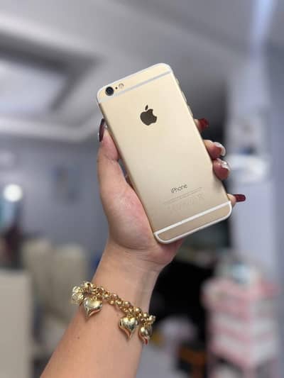 iphone 6 plas 128 GB with box my WhatsApp number 0308/55/95/823