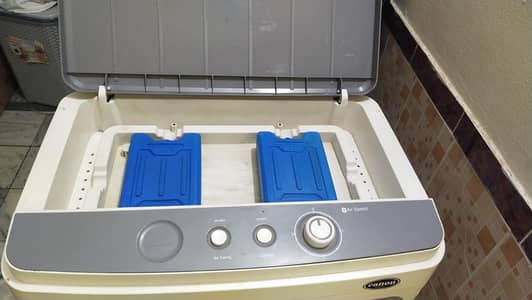 Air cooler with full box and accessories.