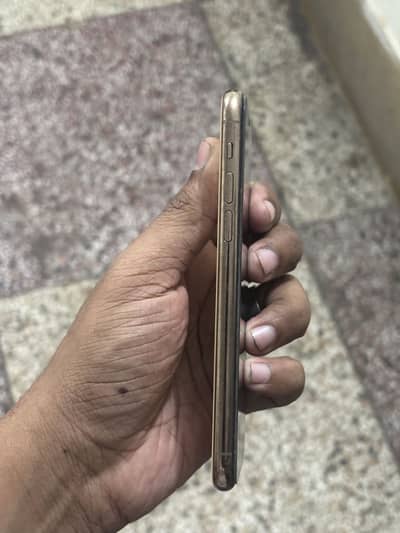 I Phone 11 pro Non PTa 64 gb 10/10 Waterpack All ok battery Health 88%
