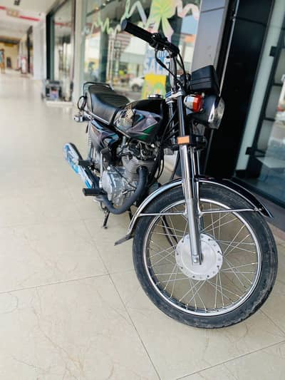 Honda CG 125 Black 2022 - Low Mileage, Urgent Sale