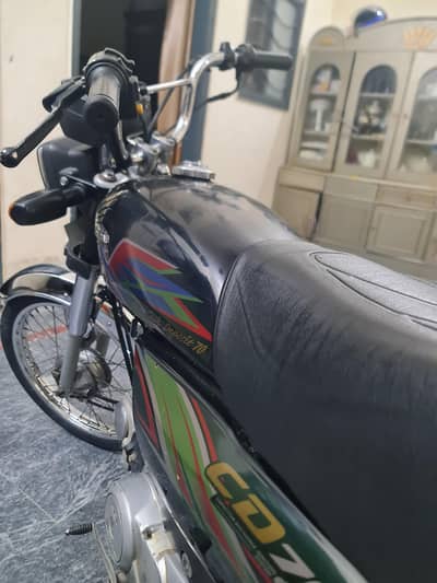 honda 70 2021 black
