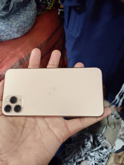 apple I phone 11 pro max  face id nai hy