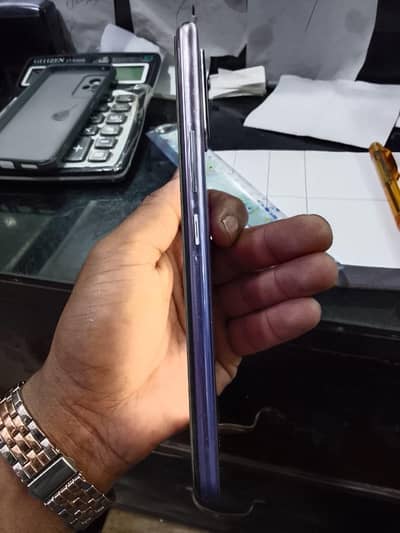 vivo v2025 with box charger